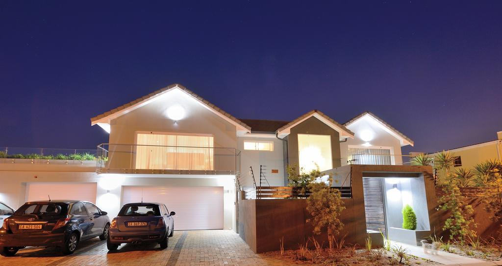Grand Blue D Hotel Cape Town Exterior photo