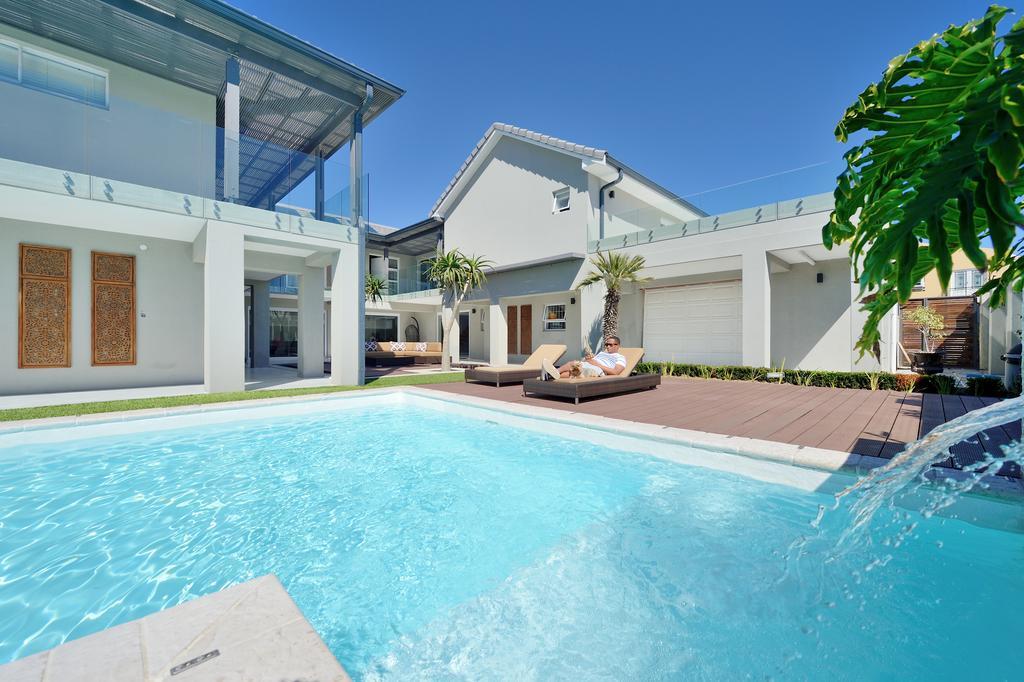 Grand Blue D Hotel Cape Town Exterior photo
