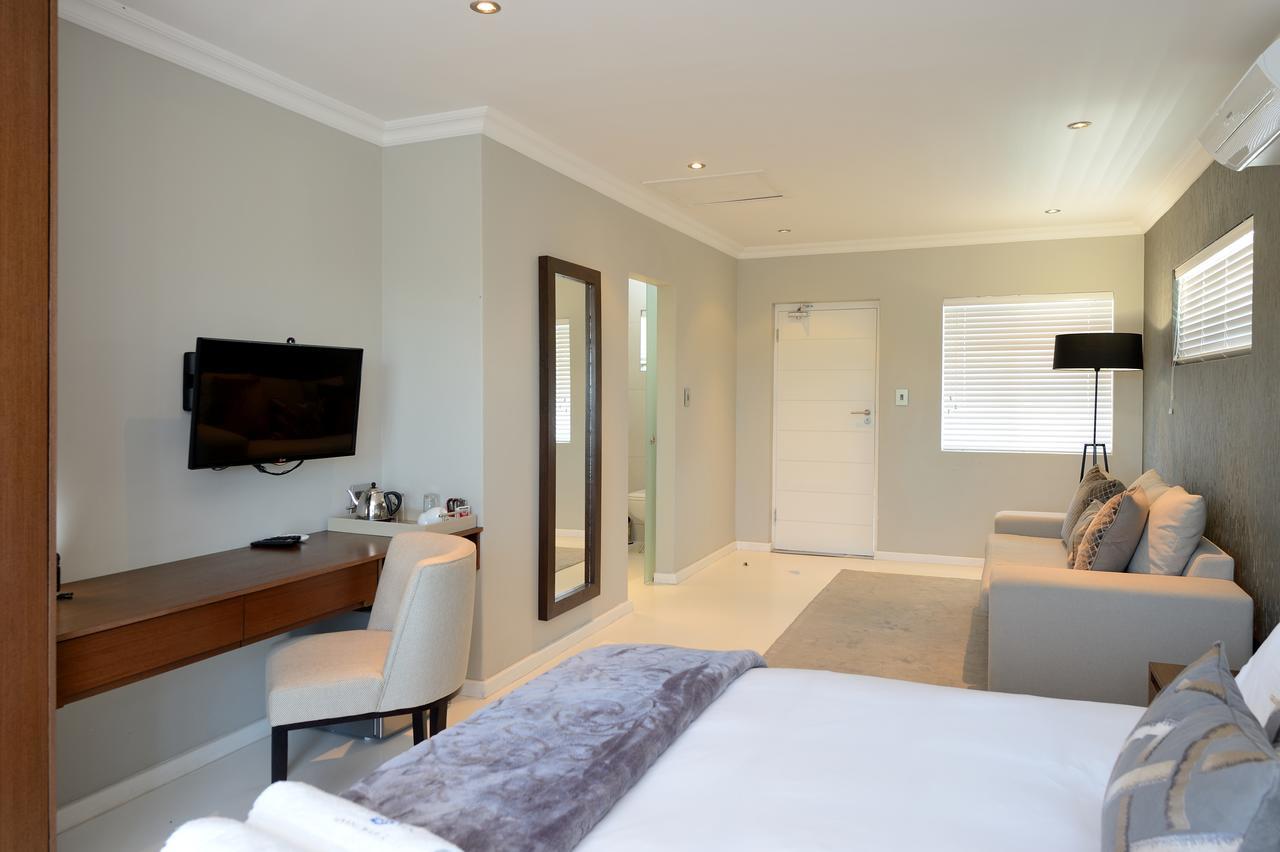 Grand Blue D Hotel Cape Town Exterior photo